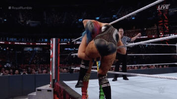 Becky Lynch ass & legs spread Royal Rumble 2019