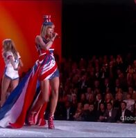 Taylor Swift Victoria's Secret Fashion Show 2013