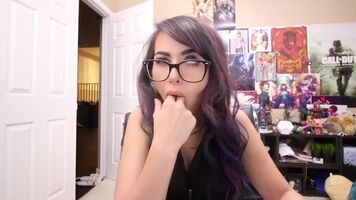 How vigorously would you fuck SSSniperwolf’s face?