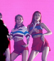Red Velvet - Seulgi & Joy