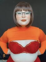 Wanted to play around in my Velma cosplay! Had to share with my fav sub-Reddit!