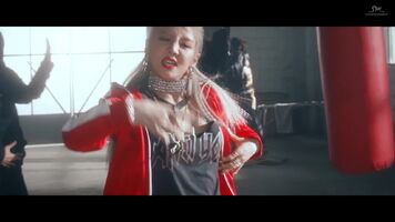 And you thought Hyo wasn't sexy