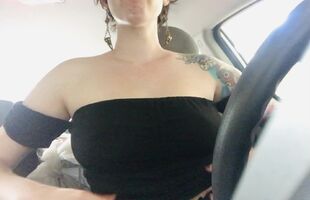 Flashing my tits in my car 🚗
