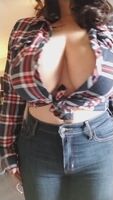 Curvy chick with excellent tits