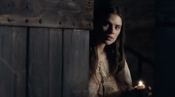 Hayley Atwell frees her busty plots in 'The Pillars of the Earth'