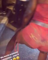 Ashanti Shows Off Her Cakes
