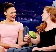 Gal Gadot totally wants to fuck Amy Adams