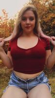 helping those autumn leafs quake 🍂❤️